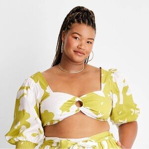 ⭐️Future Collective with Alani Noelle puff elbow sleeve cut out crop top large